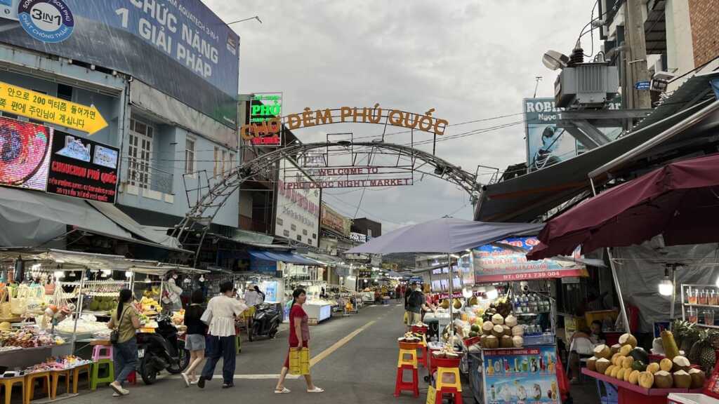 フーコック ナイトマーケット