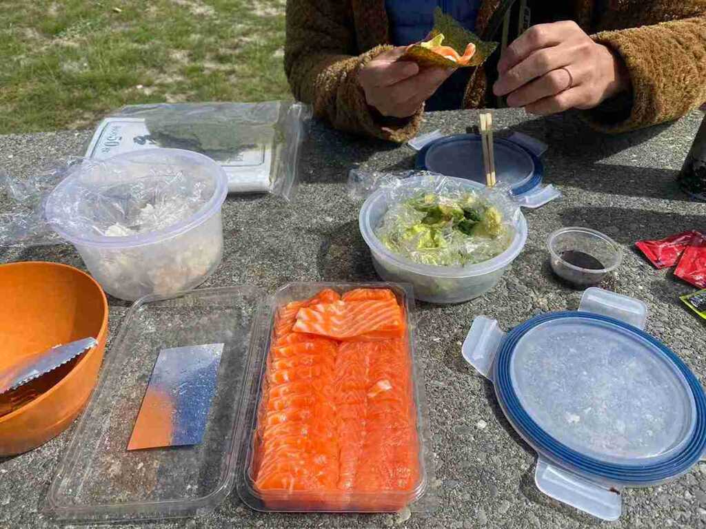 レイク・ポアカ・キャンプ場で食べるサーモン